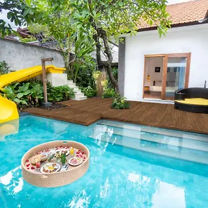 Villa La Mira Seminyak By Ini Vie Hospitality, Kerobokan